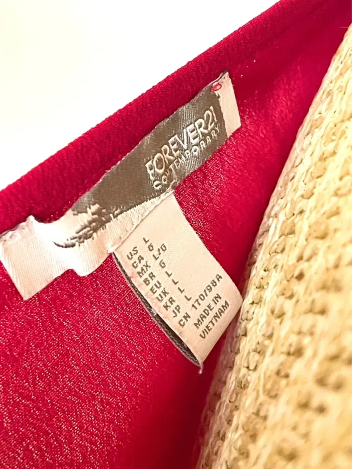 Top Rouge à Basque - Féminin & Élégant - Épaule Découverte à Volant - photo numéro 14