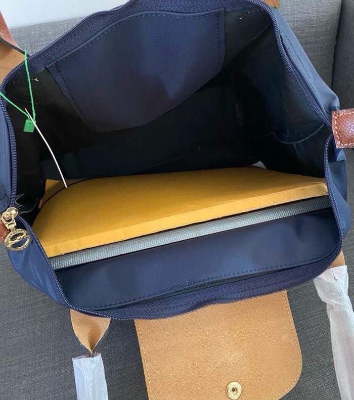 Jolie sac  fourre tout bleu marine - photo numéro 5