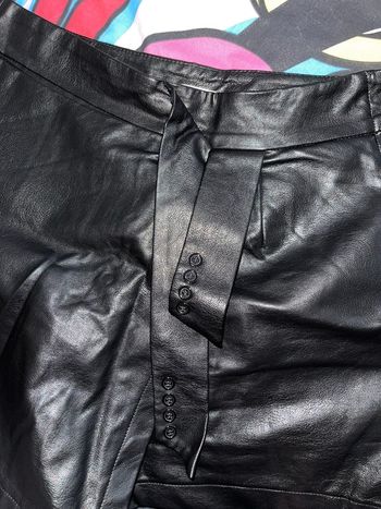 Short en cuir