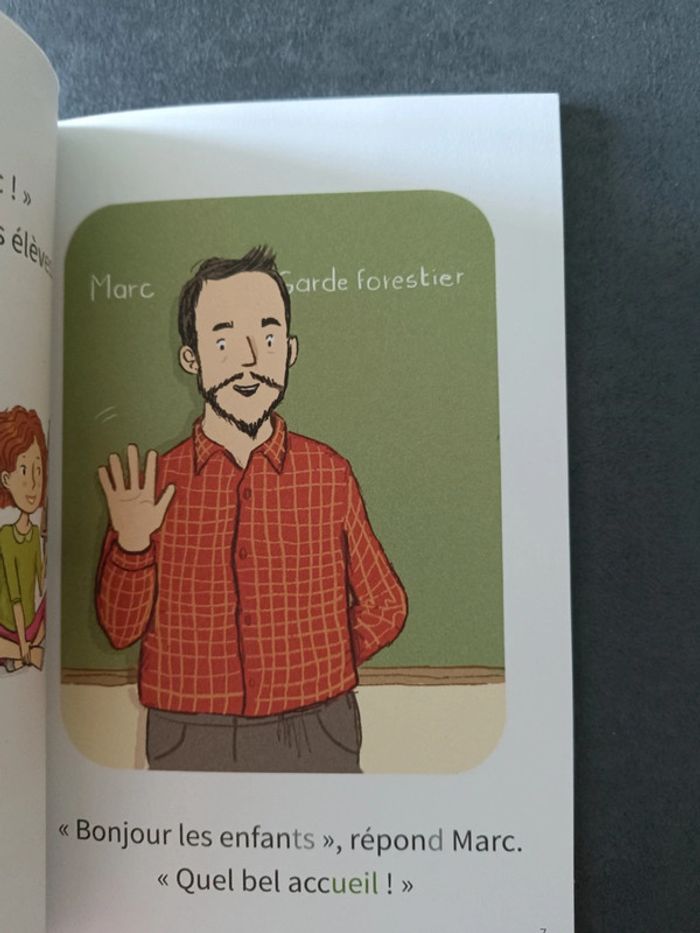 Petit livre de lecture Montessori Marc le garde forestier - photo numéro 2