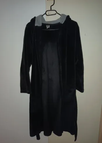Peignoir noir avec capuche la redoute 16 ans/S