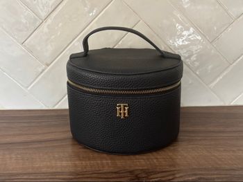 Trousse de toilette ou maquillage neuve marque Tommy Hilfiger