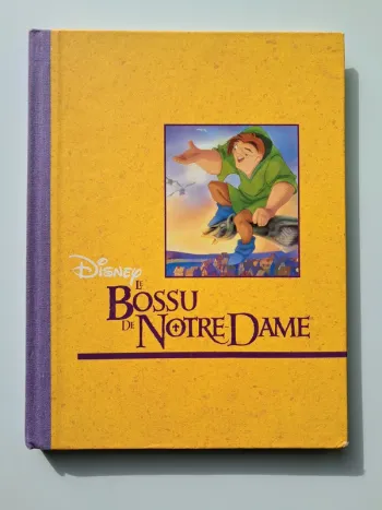 Livre Le Bossu de Notre-Dame de Walt Disney