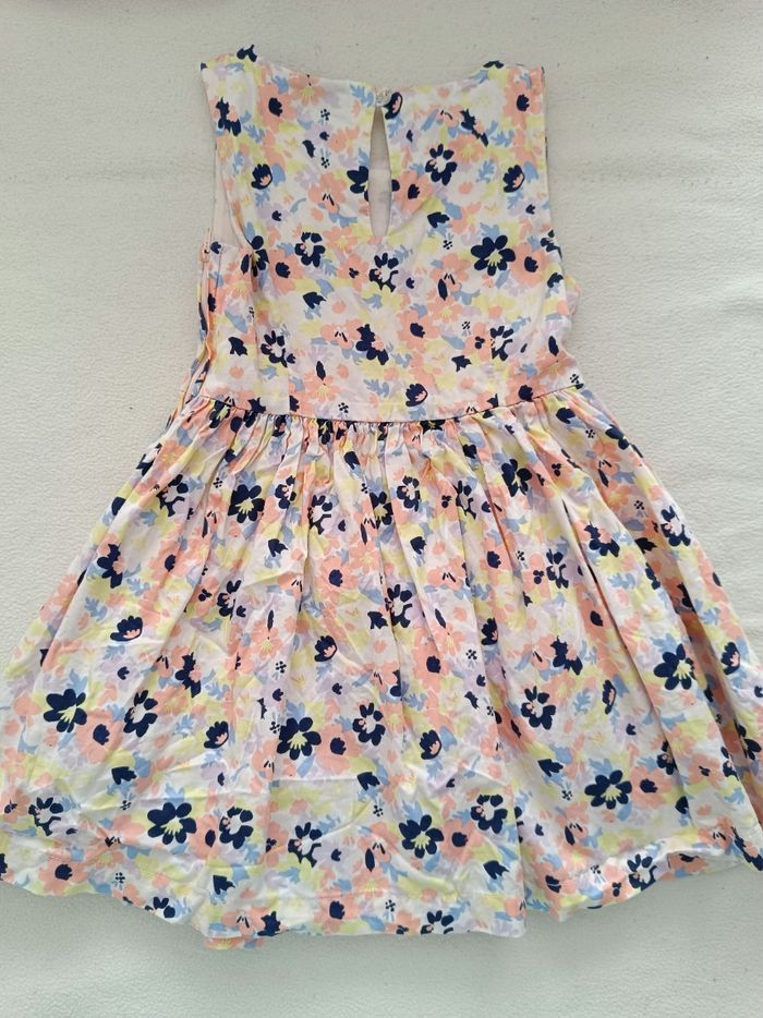 🌸 Robe fleurie - Taille 6 ans 🌸 - photo numéro 2