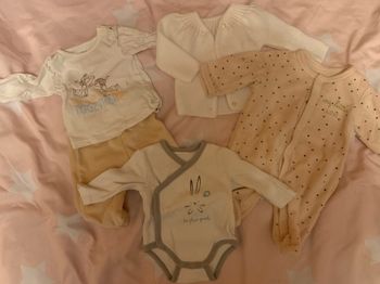 Lot bébé fille 0-1 mois