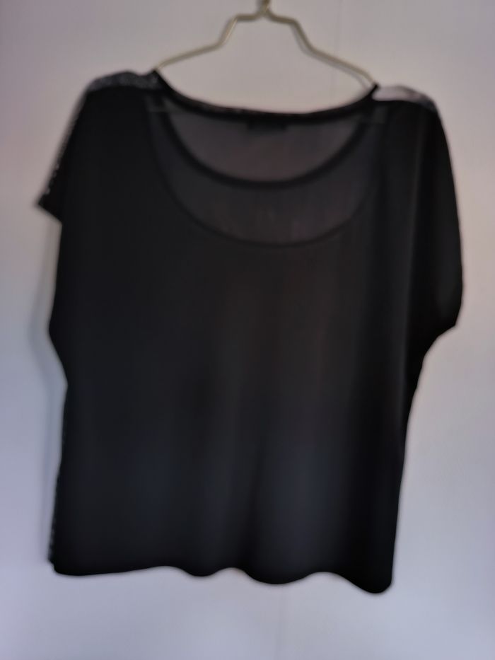 Haut noir - photo numéro 4