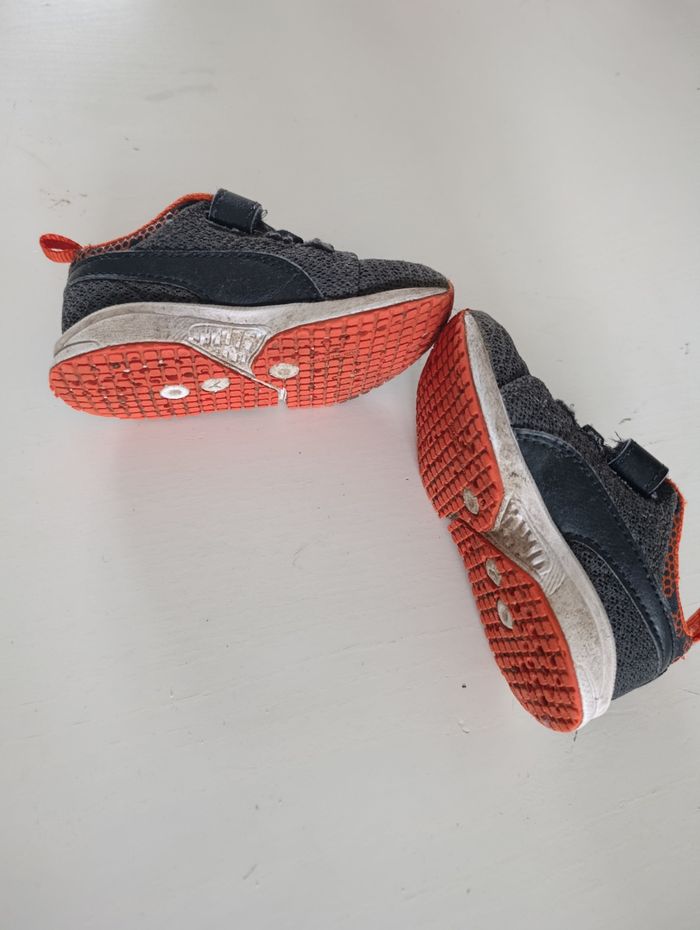 Baskets pointure 21 - photo numéro 4