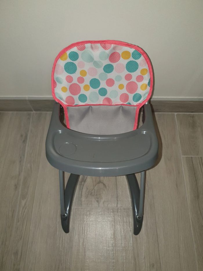 Chaise haute pour poupée