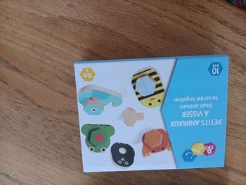 Jeu montesori a viser