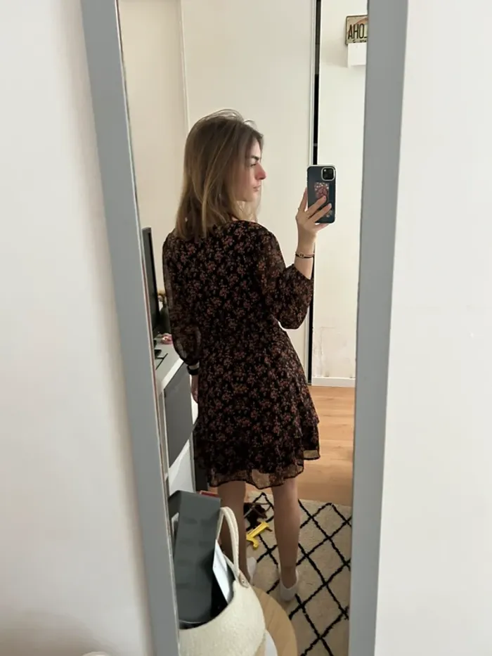 Robe à fleurs noire et beige - Mimi Chica - photo numéro 2