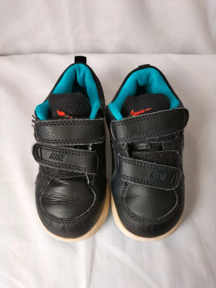 Chaussures Nike taille 22