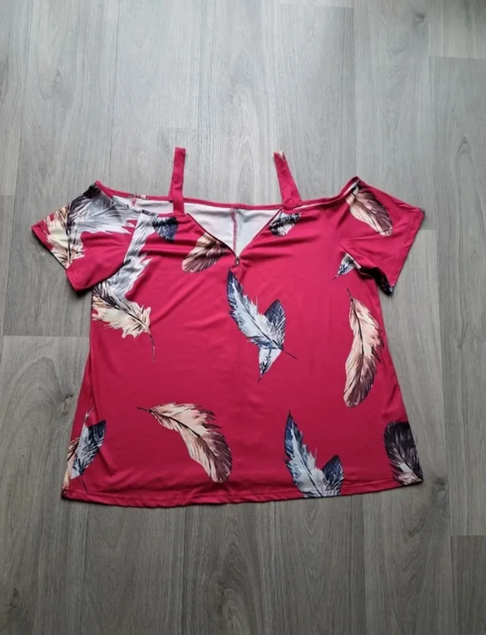 T-shirt épaules dénudées Shein