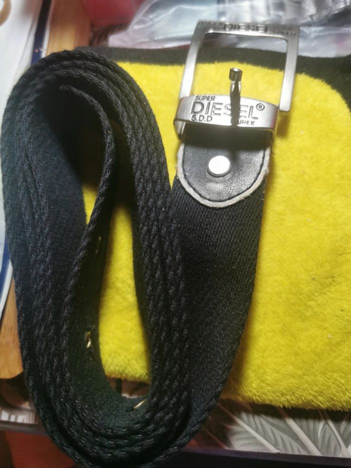 Centure Diesel taille 148 cm en bon etat - photo numéro 4
