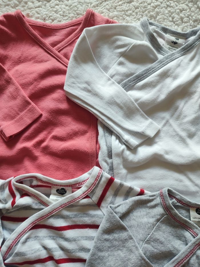 lot bodies 6mois - photo numéro 2