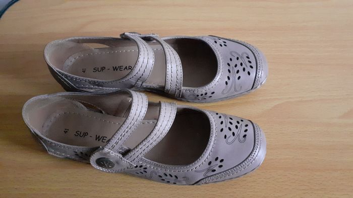 Chaussures femme pointure 41 - photo numéro 3