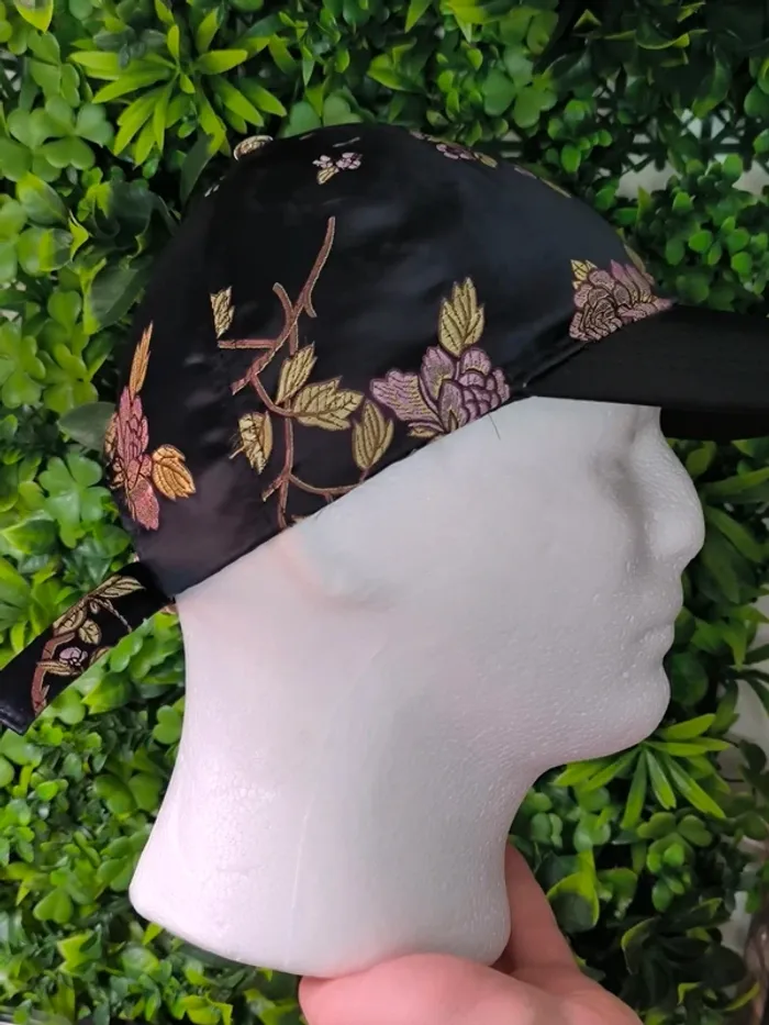 Casquette à fleurs brodée femme - photo numéro 3