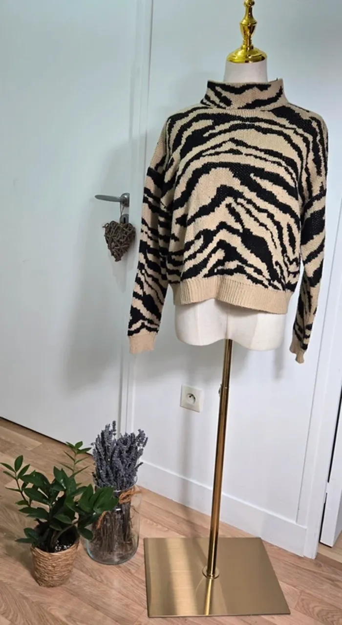 Pull noir&beige taille M Shein