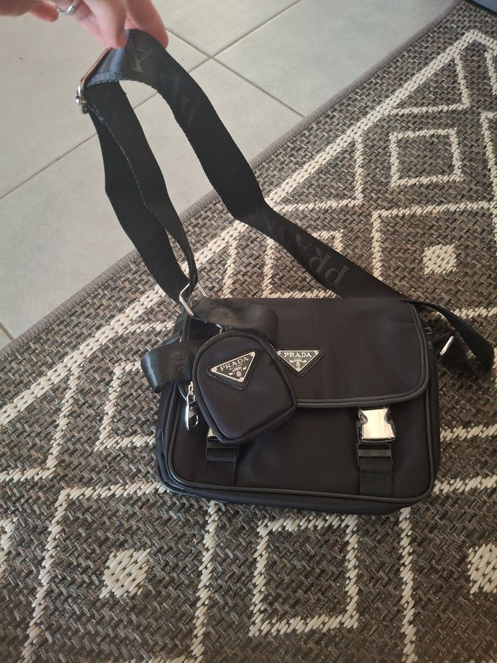 Sac de marque prada - photo numéro 2