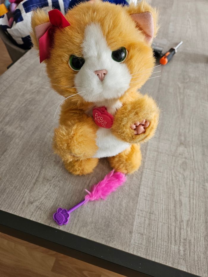 Peluche interactive chat Daisy (FurReal Friends)