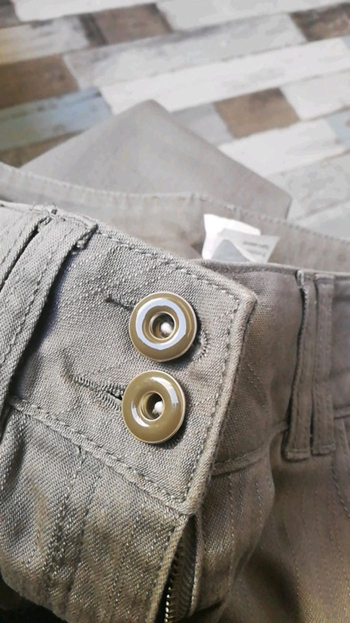 Pantalon gris clair - photo numéro 5