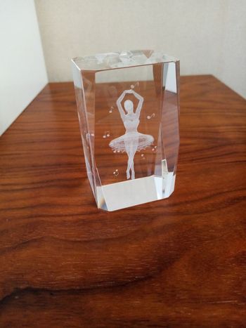 Figurine relief danseuse en 3D