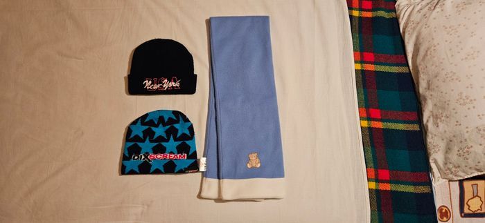 Lot 2 bonnets d’hiver et 1 écharpe polaire pour enfants 5 à 8 ans - photo numéro 2