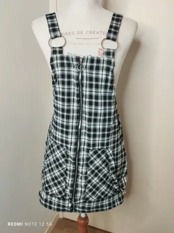 Jolie robe a carreaux taille M