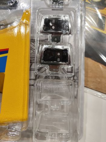 Peugeot 205 Turbo 16 1987 1/8 Numéro 1 de la Maquette Modèle Réduit Modélisme - Capot Phares Logo Emblème