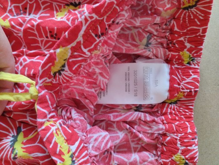 Jupe rouge 10 ans - photo numéro 2