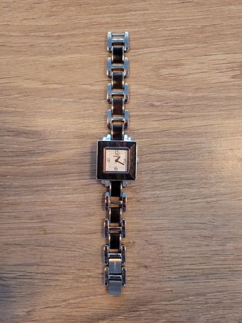 Vends montre fossil femme très bon etat