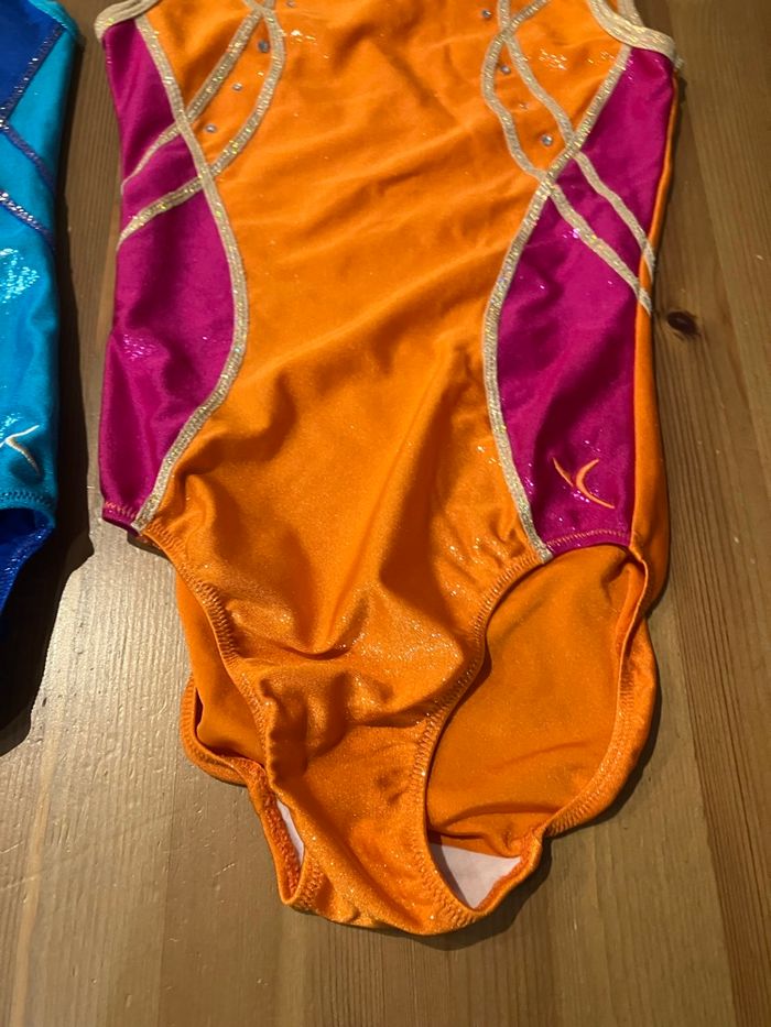 Lot 2 justaucorps brillants - photo numéro 3