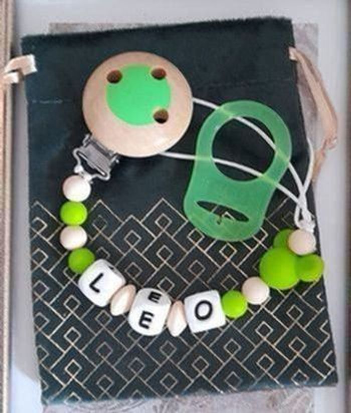 Attache tetine personnalisé avec pochette cadeau - photo numéro 3