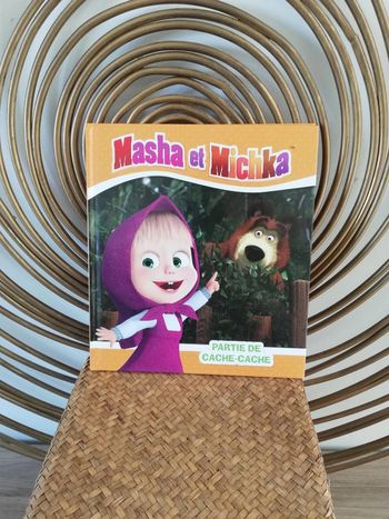 Livre Mascha et Michka "Partie de cache cache"