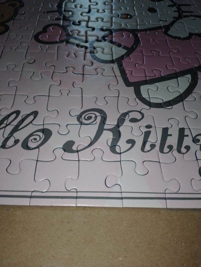 Puzzle Hello Kitty 200 pièces TBE Complet - photo numéro 7