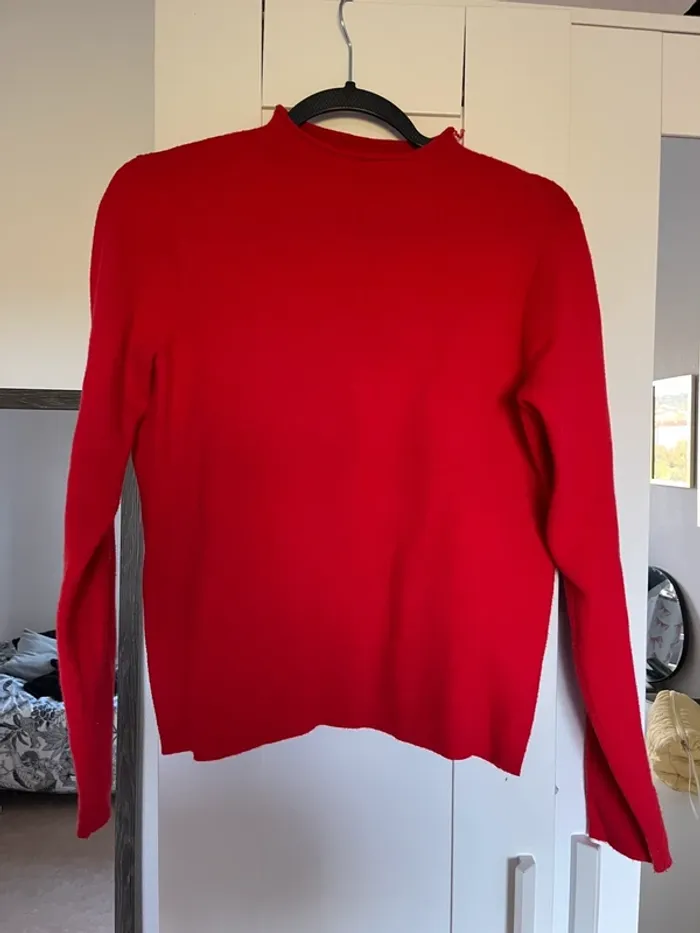 Pull rouge
