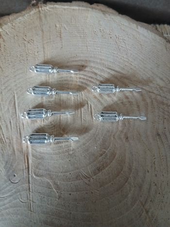 Lot de 6 pendentifs breloques tournevis argenté