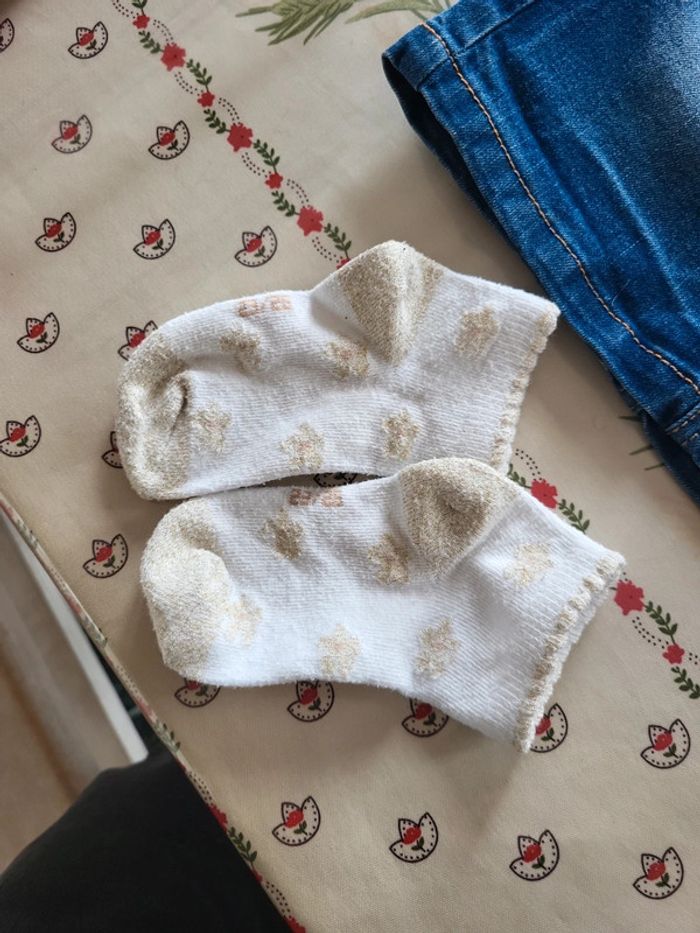 Ensemble jupe tee shirt chaussettes - photo numéro 3