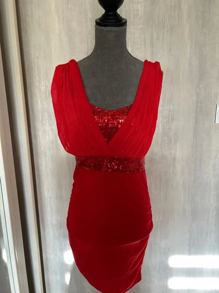 Robe strass rouge