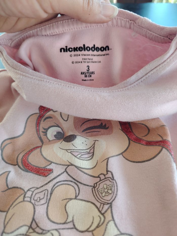 Lot pyjamas et chemise de nuit - photo numéro 2