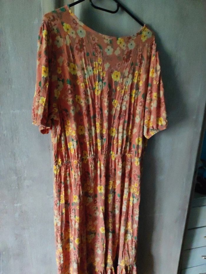 Robe a fleurs - photo numéro 4