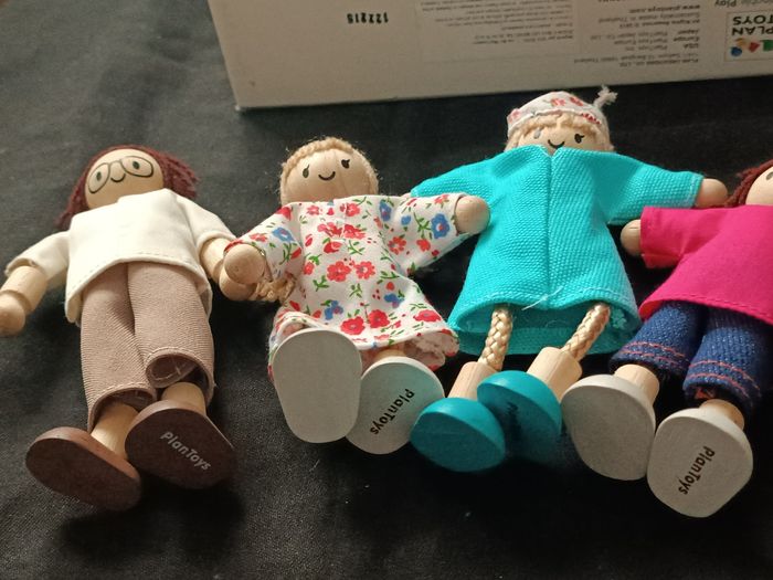 Poupées bois Plan Toys - photo numéro 4