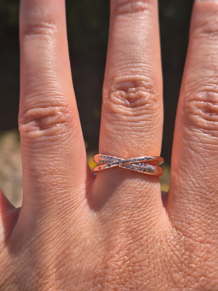 Jolie bague en acier or rose ajustable - photo numéro 2