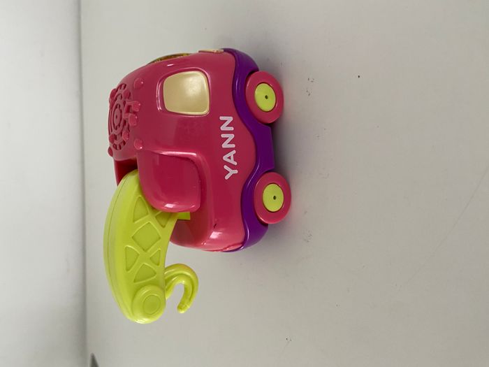 Tut tut bolide Vtech Yann le roi de la dépanne rose