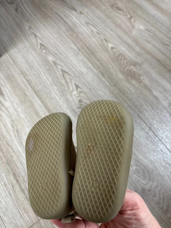 Chaussures 1er pas taille 18 - photo numéro 3