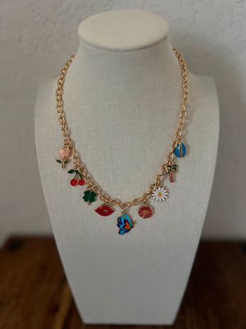 Collier à breloques