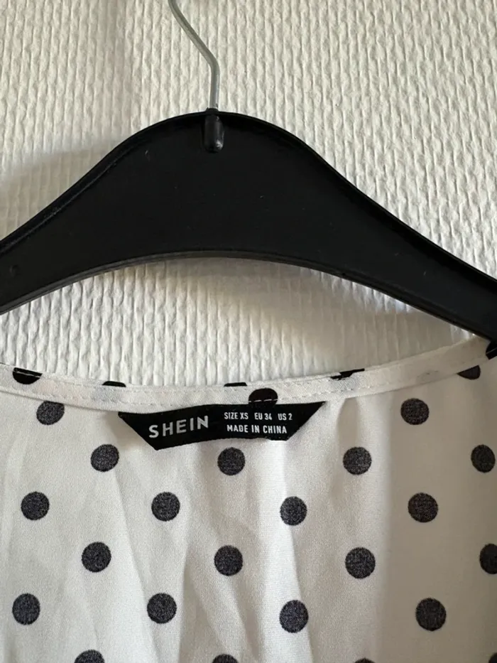Blouse blanche à pois noirs - taille XS - photo numéro 3