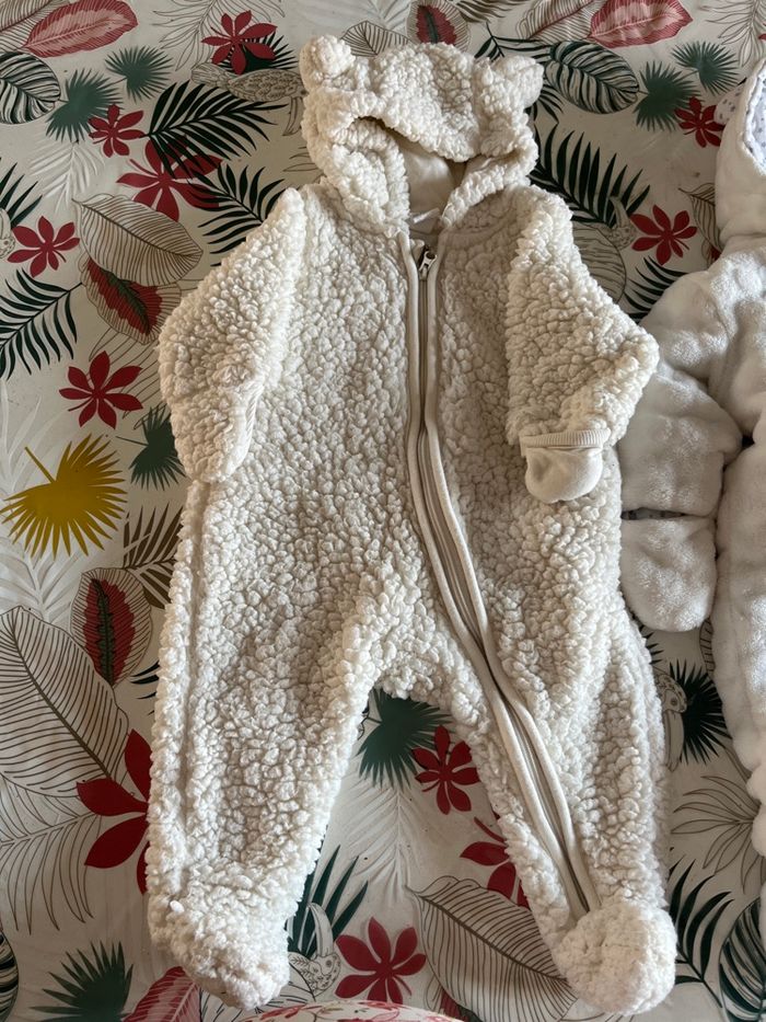 Lot de 2 combinaisons chaudes taille 3 mois - photo numéro 2