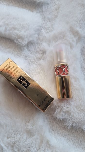 Rouge volupté shine oil-in-stick