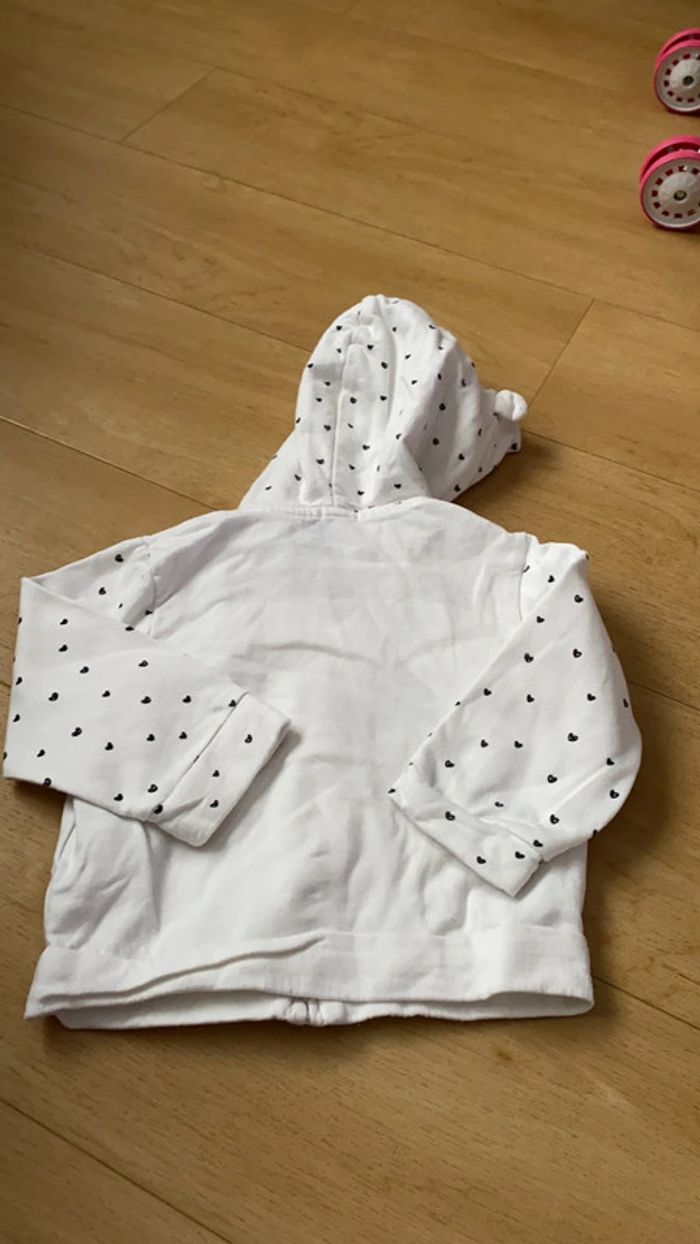 Sweat à capuche blanc - motif cœurs - Kiabi - 18 mois - photo numéro 5