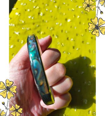 Bracelet argenté motifs métallisés – bleu, vert, gris, noir, design moderne